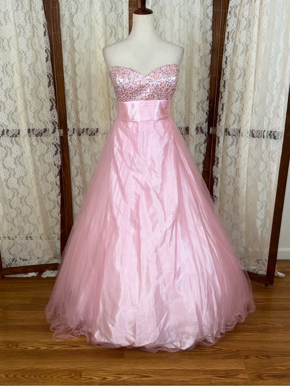 Beautiful New Cecily Brown Iridescent Pink Prom Gown